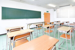 学校にエアコンは本当に必要？付けるメリットや選び方を解説